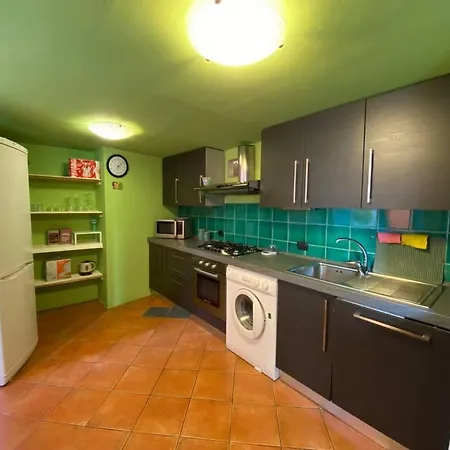 Rainbow House Apartman Intra