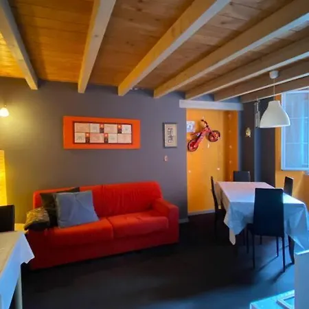 Rainbow House Apartman Intra
